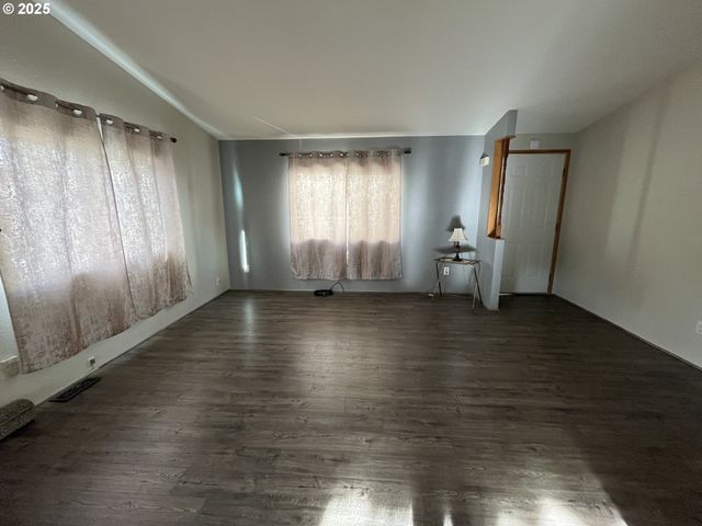 100 RIVER BEND Rd 118, Reedsport, OR 97467