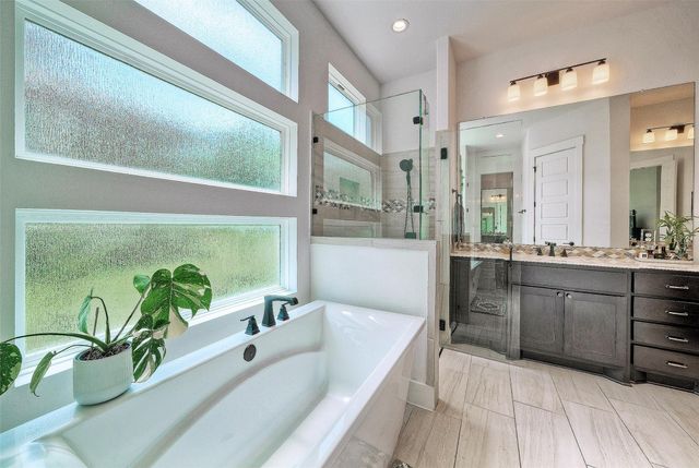 2413 Berkleys Brook DR 63, Austin, TX 78738
