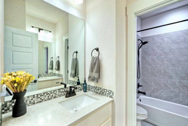2413 Berkleys Brook DR 63, Austin, TX 78738
