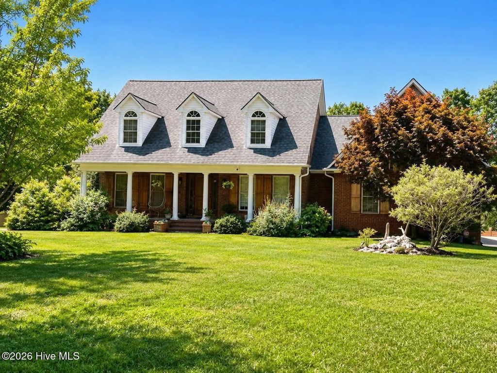 613 Hughes Road, Hampstead, NC 28443