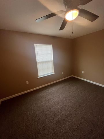 100 N 18th Avenue N, Texas City, TX 77590