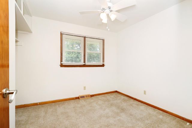 1736 Winne Drive, Manhattan, KS 66502