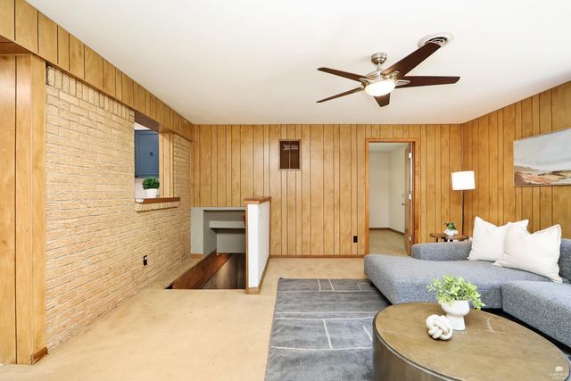 1736 Winne Drive, Manhattan, KS 66502