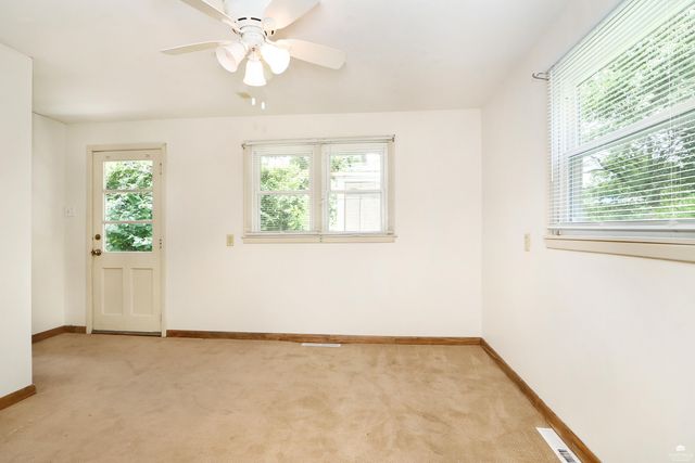 1736 Winne Drive, Manhattan, KS 66502