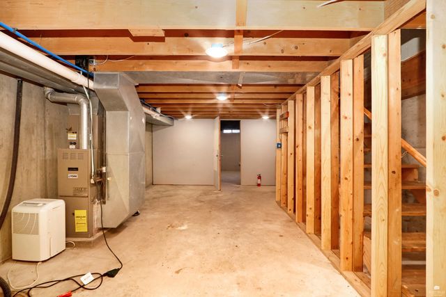 1736 Winne Drive, Manhattan, KS 66502