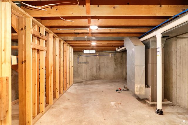 1736 Winne Drive, Manhattan, KS 66502