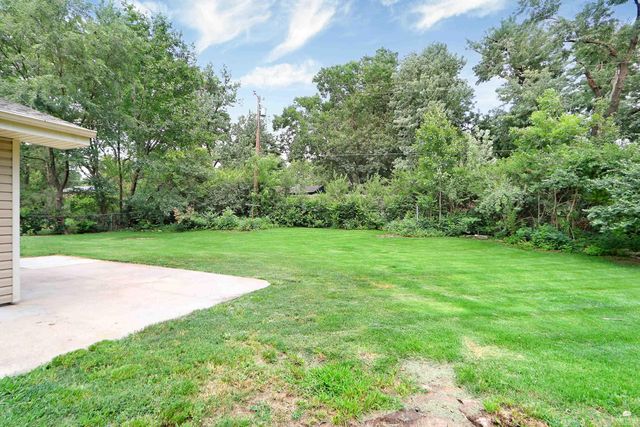 1736 Winne Drive, Manhattan, KS 66502