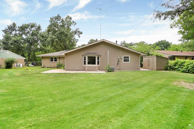 1736 Winne Drive, Manhattan, KS 66502