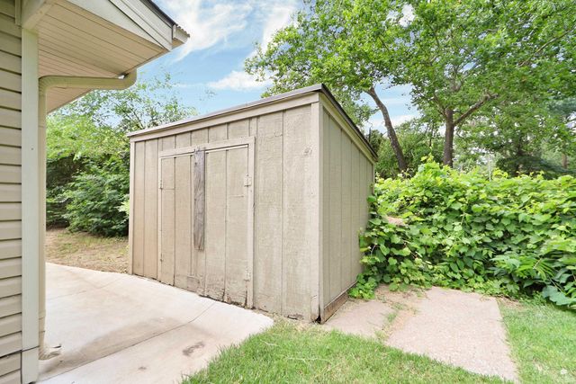 1736 Winne Drive, Manhattan, KS 66502
