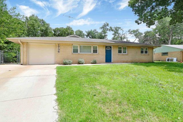 1736 Winne Drive, Manhattan, KS 66502