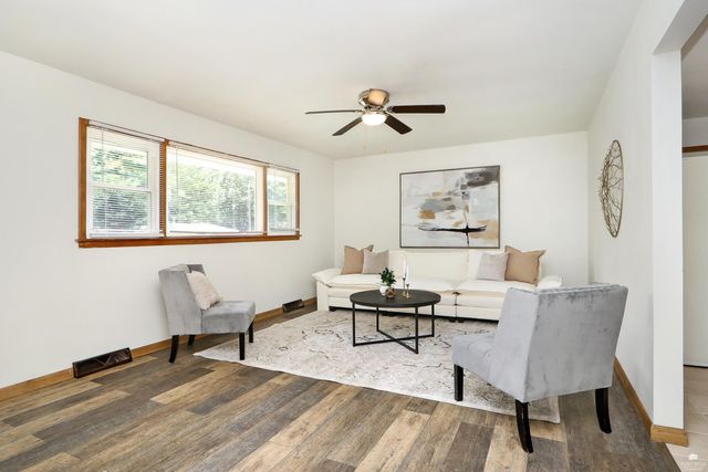 1736 Winne Drive, Manhattan, KS 66502