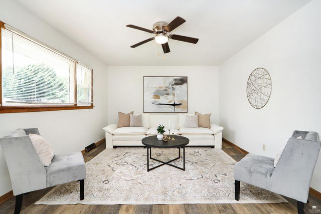 1736 Winne Drive, Manhattan, KS 66502