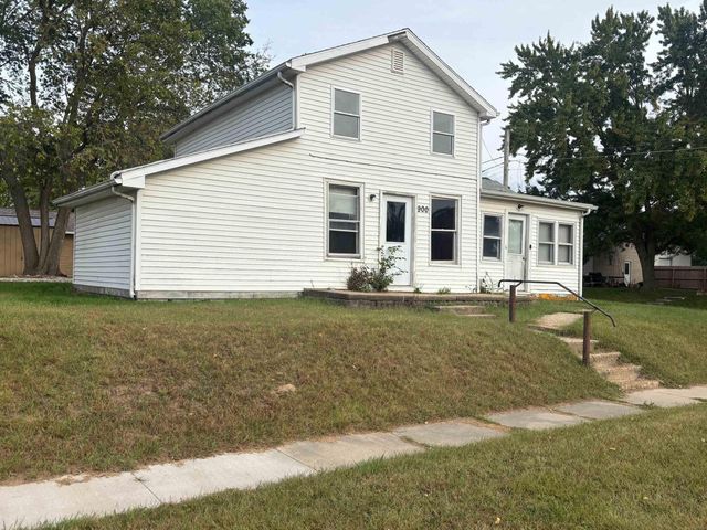 900 NE 2nd Avenue, Independence, IA 50644