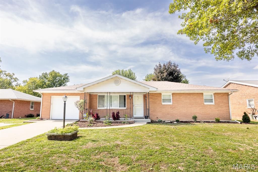 13 Joseph Drive, Fairview Heights, IL 62208