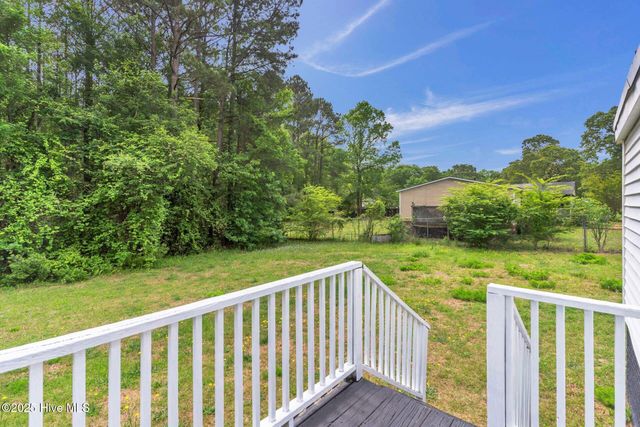 115 Grassy Meadow Drive, Richlands, NC 28574