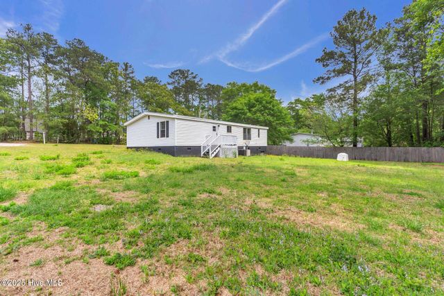 115 Grassy Meadow Drive, Richlands, NC 28574