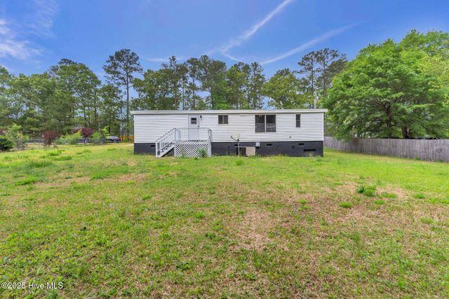 115 Grassy Meadow Drive, Richlands, NC 28574