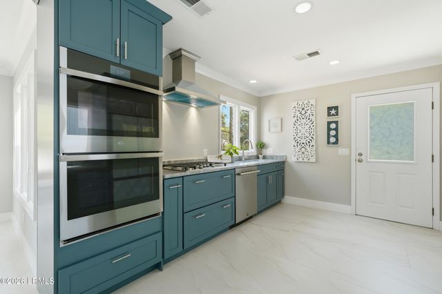 13 Lenora Drive, Hilton Head Island, SC 29926