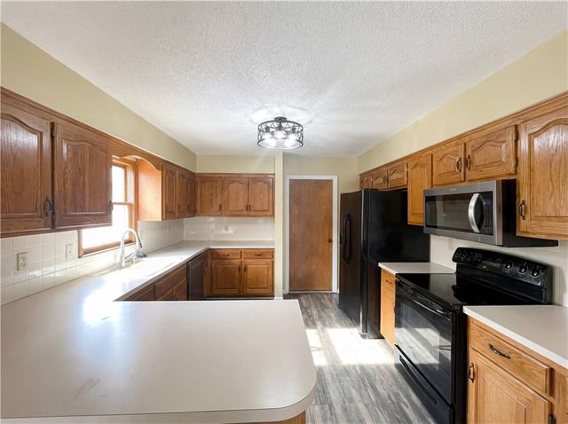 1703 Park Lane, Kearney, MO 64060