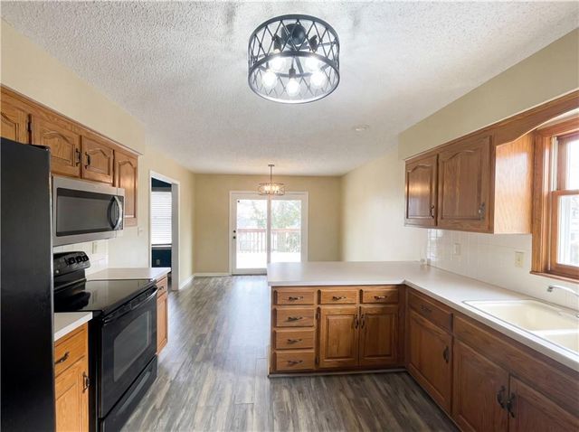 1703 Park Lane, Kearney, MO 64060