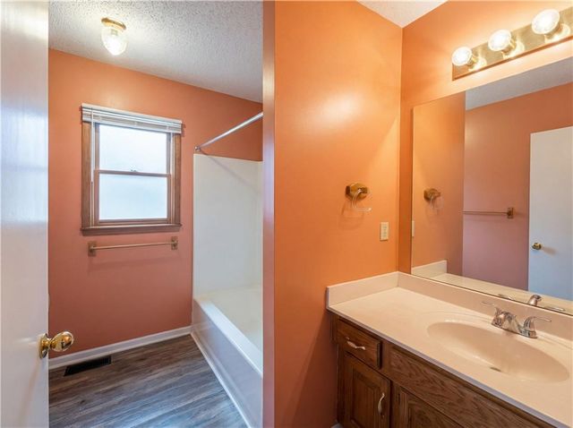 1703 Park Lane, Kearney, MO 64060