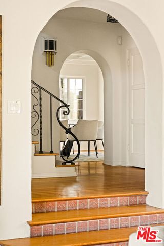 3706 Effingham Place, Los Angeles, CA 90027