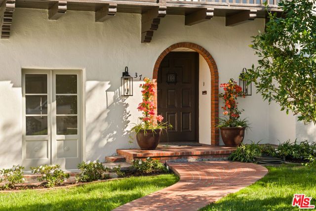 3706 Effingham Place, Los Angeles, CA 90027