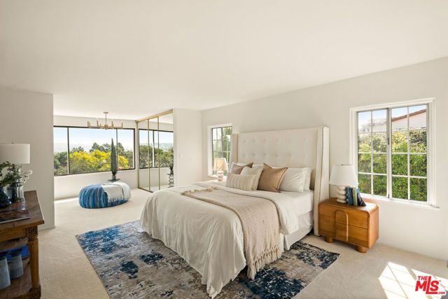 3706 Effingham Place, Los Angeles, CA 90027