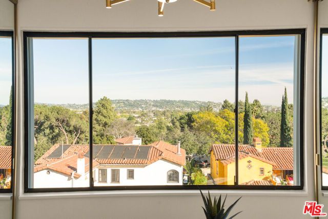 3706 Effingham Place, Los Angeles, CA 90027