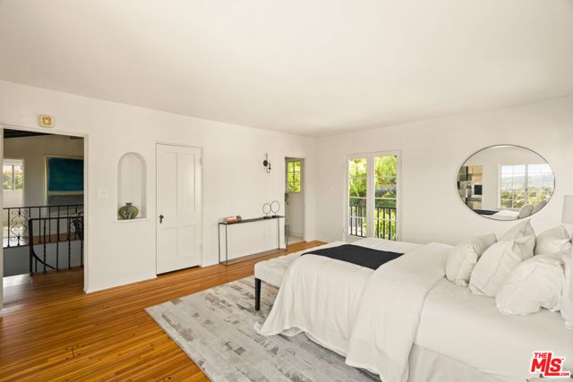 3706 Effingham Place, Los Angeles, CA 90027