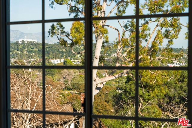 3706 Effingham Place, Los Angeles, CA 90027