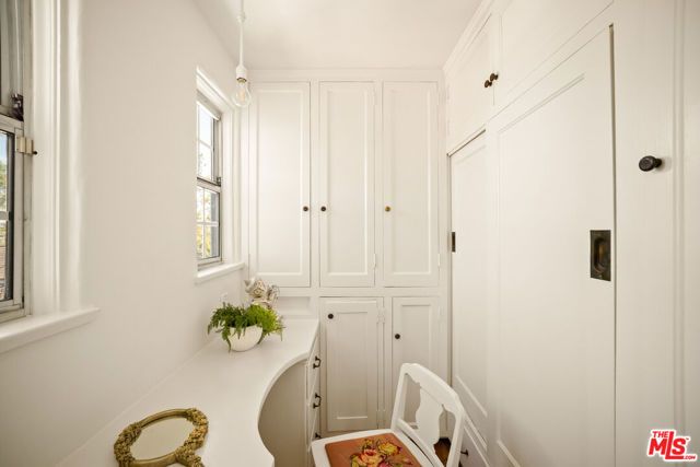 3706 Effingham Place, Los Angeles, CA 90027