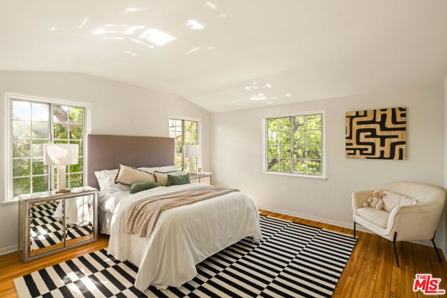 3706 Effingham Place, Los Angeles, CA 90027