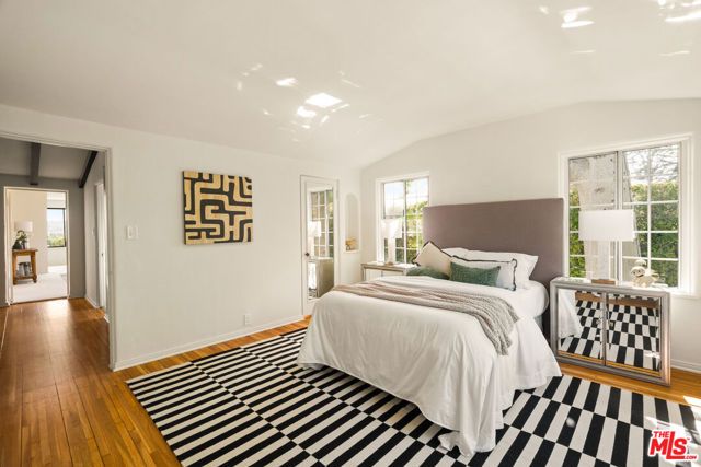 3706 Effingham Place, Los Angeles, CA 90027