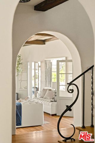 3706 Effingham Place, Los Angeles, CA 90027