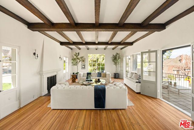 3706 Effingham Place, Los Angeles, CA 90027