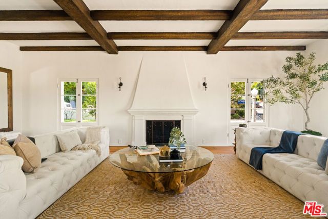 3706 Effingham Place, Los Angeles, CA 90027