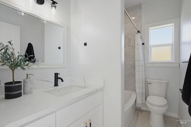 1170 N Champions Pl, Eagle, ID 83616