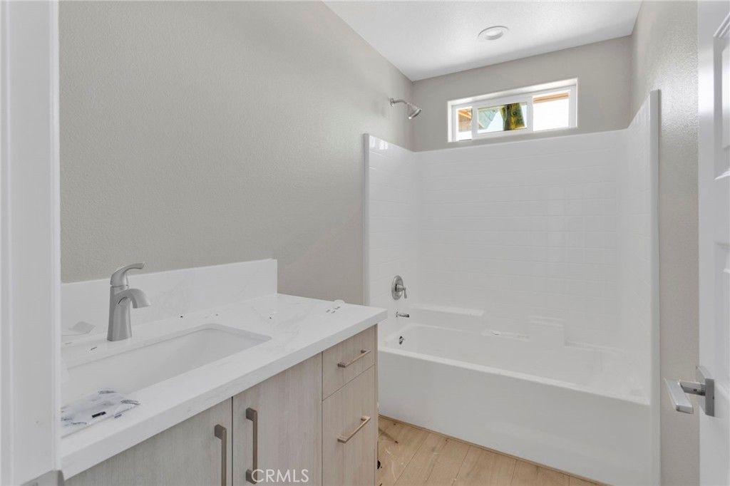 Image 10 of property listing at 15025 Olive St, Hesperia, CA 92345