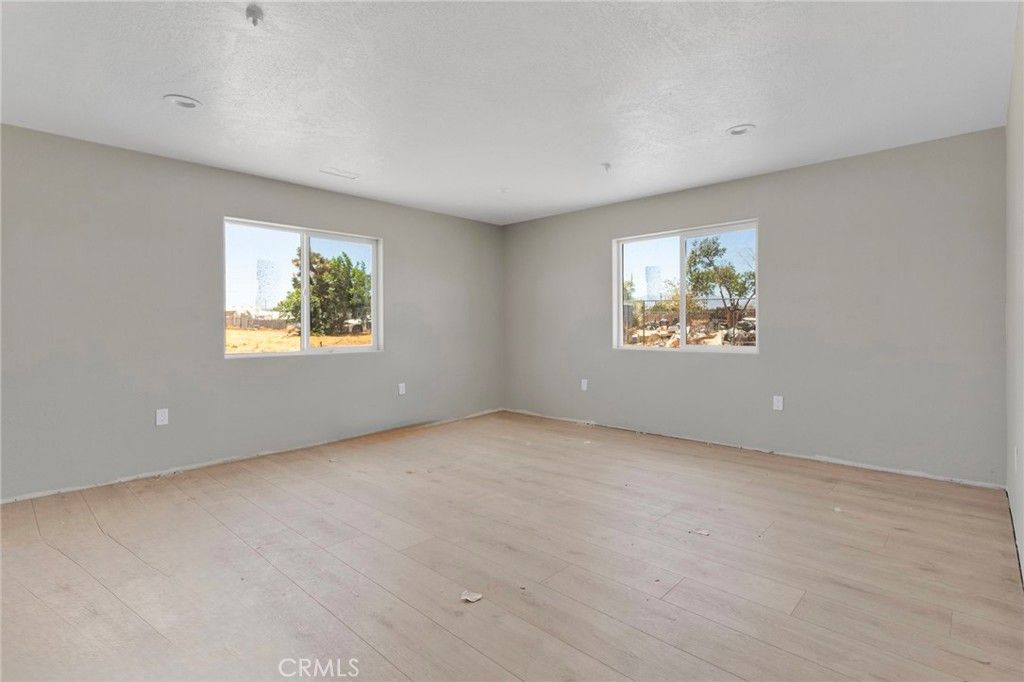 Image 12 of property listing at 15025 Olive St, Hesperia, CA 92345