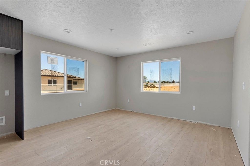 Image 17 of property listing at 15025 Olive St, Hesperia, CA 92345