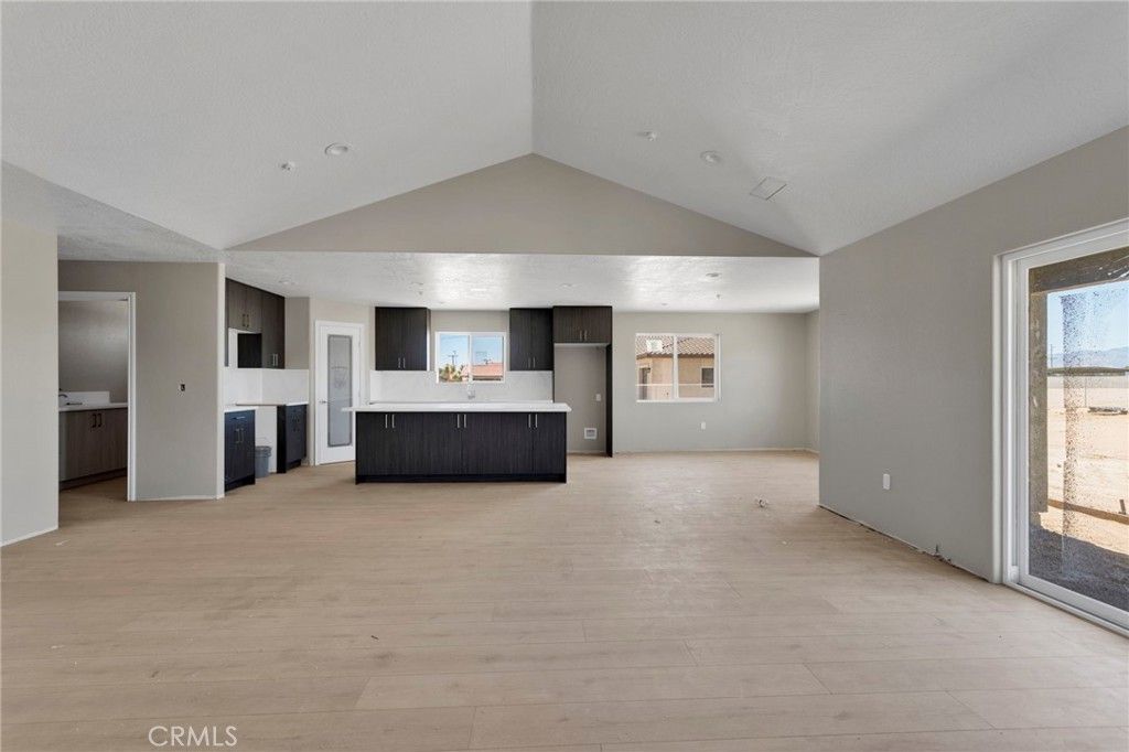 Image 3 of property listing at 15025 Olive St, Hesperia, CA 92345