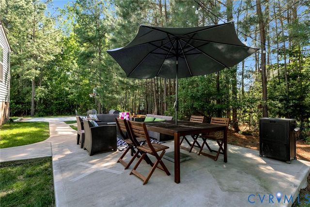 10536 Brightstone Dr, Midlothian, VA 23112