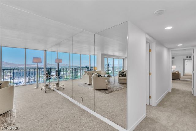 3111 Bel Air Drive 18B, Las Vegas, NV 89109