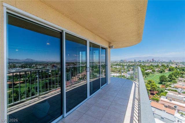 3111 Bel Air Drive 18B, Las Vegas, NV 89109