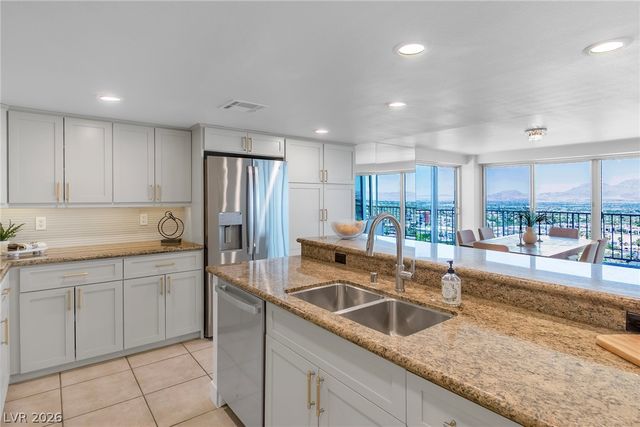 3111 Bel Air Drive 18B, Las Vegas, NV 89109