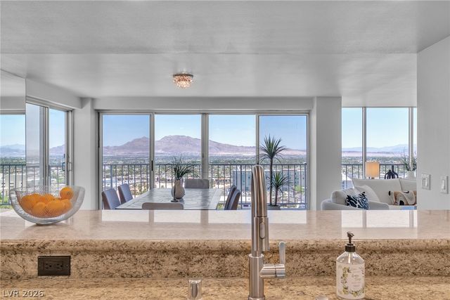 3111 Bel Air Drive 18B, Las Vegas, NV 89109