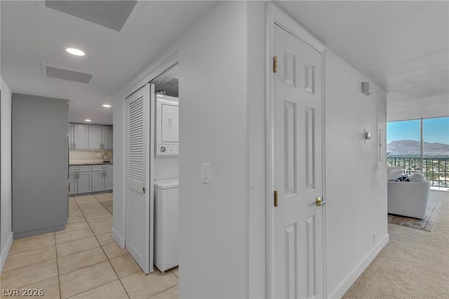 3111 Bel Air Drive 18B, Las Vegas, NV 89109