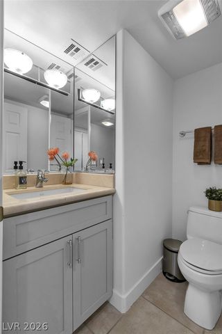 3111 Bel Air Drive 18B, Las Vegas, NV 89109