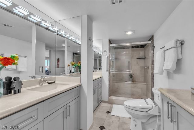 3111 Bel Air Drive 18B, Las Vegas, NV 89109